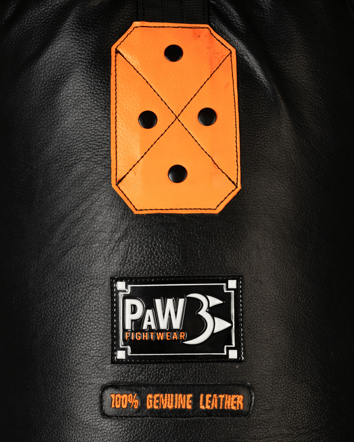 PAW Boxsack aus 100 Prozent Echtleder in Schwarz mit orangefarbener verstärkter Aufhängung