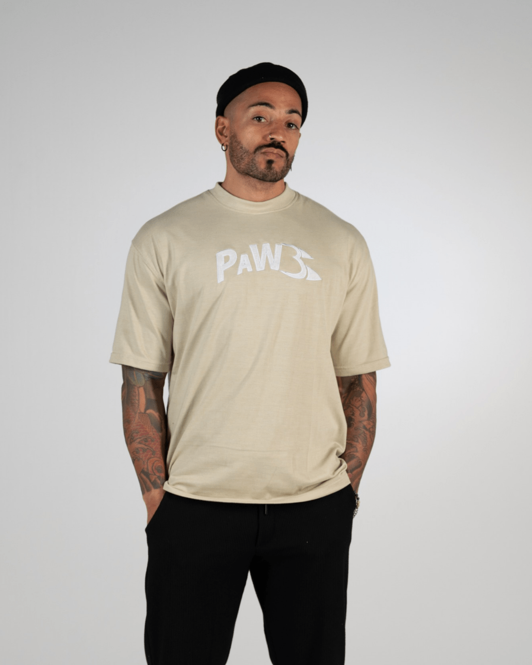 PAW Fightwear Oversize Shirt für Herren in Beige – Unisex T-Shirt mit gesticktem PAW Logo