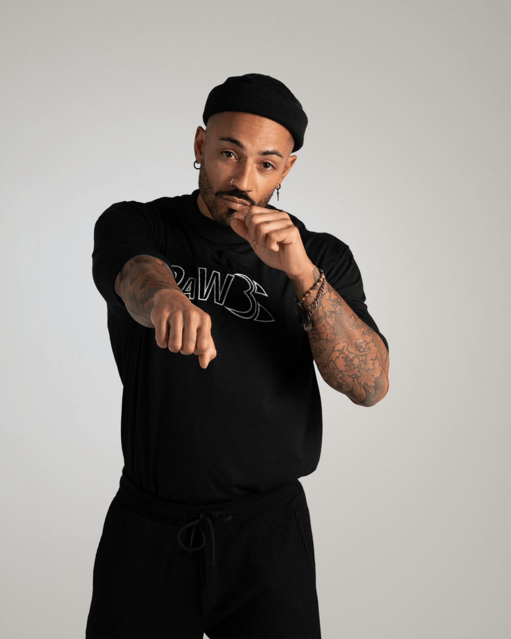 PAW Fightwear Oversize Shirt für Herren in Schwarz – Unisex T-Shirt beim Boxtraining mit gesticktem PAW Logo